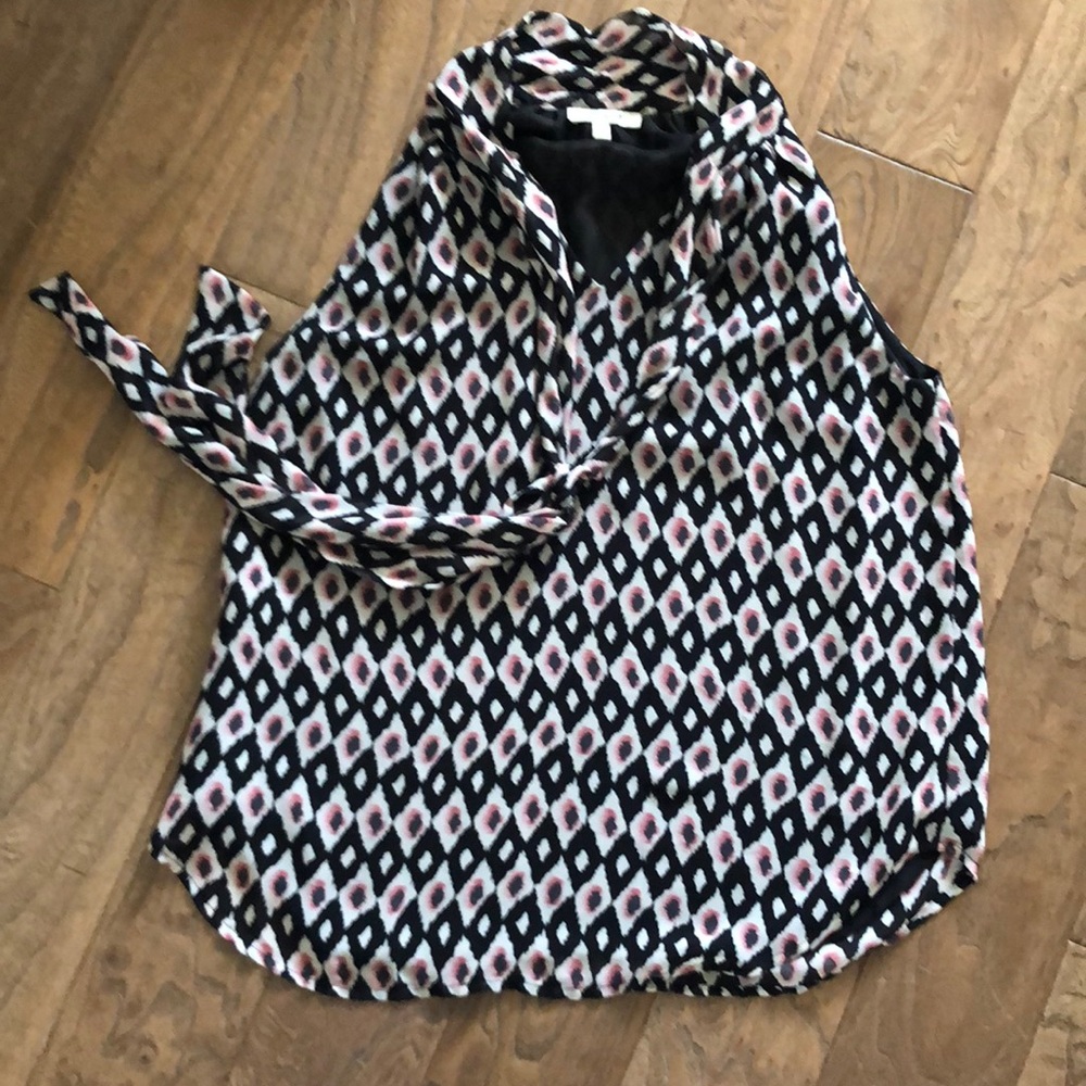 Sleeveless blouse